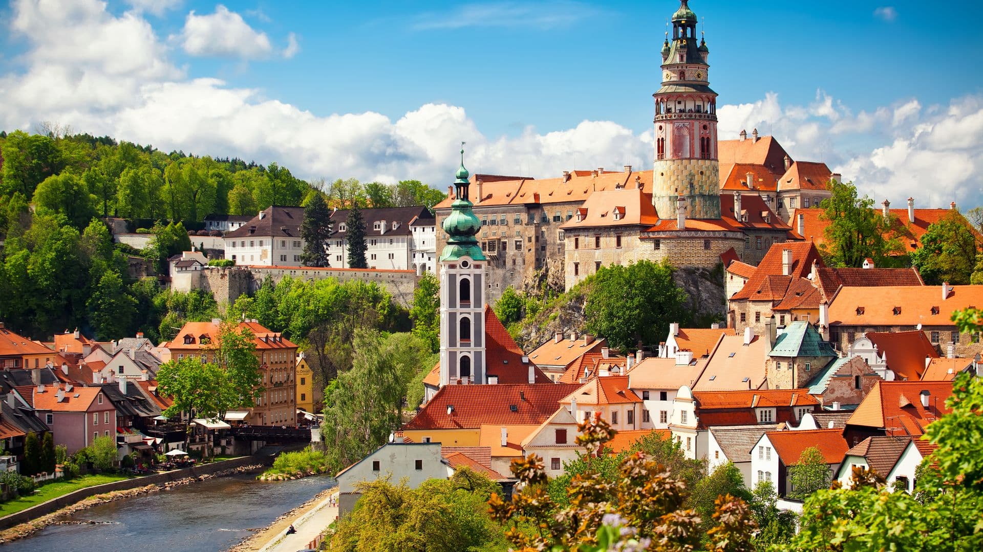 How to Choose the Right Prague Tour Guide -- 7 Things to Check