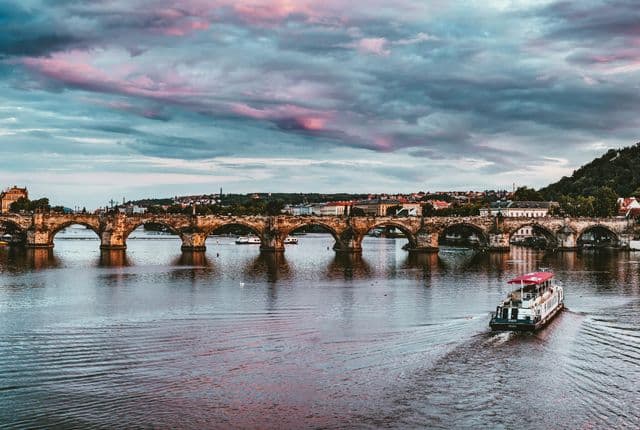 Prague for Seniors — Free Transport, Discounts and Practical Tips