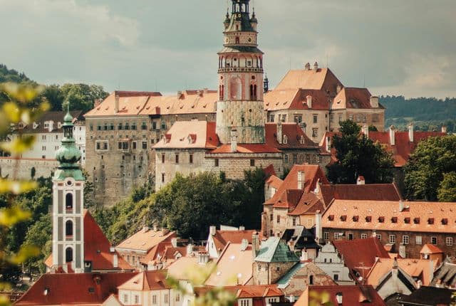 Český Krumlov in Autumn: Fall Colours, Fewer Crowds & September Festivals