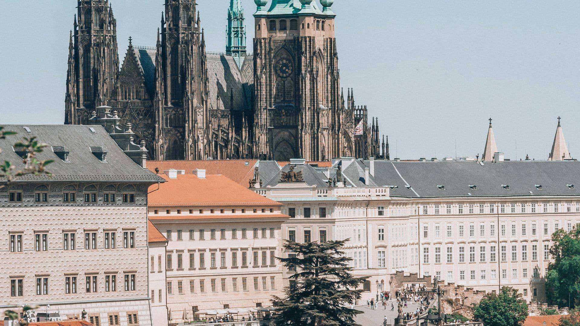 Prague Shopping Guide — Crystal, Garnet, and Where to Spend