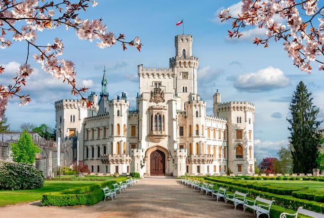 hluboka-castle-windsor-neo-gothic-vltava-river
