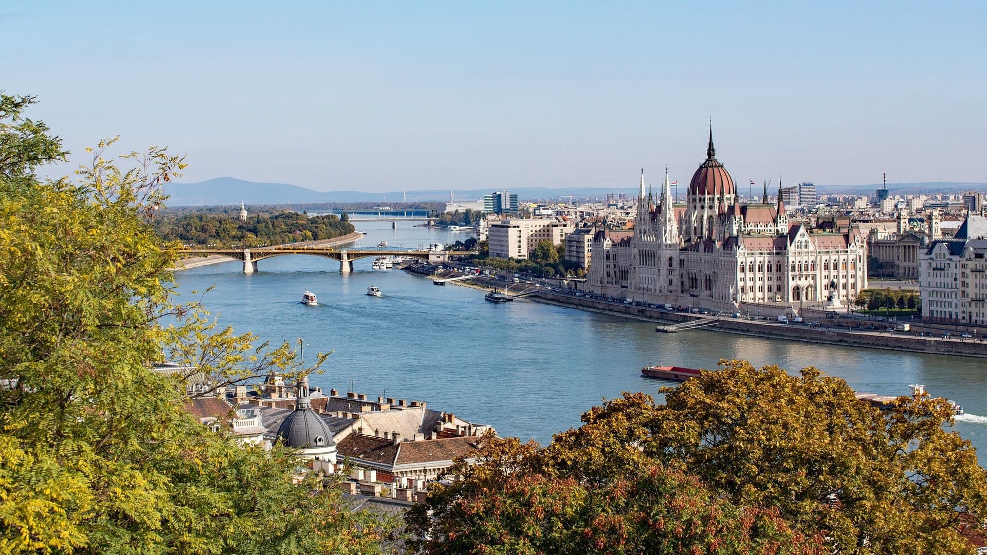 Prague vs Budapest — How to Choose