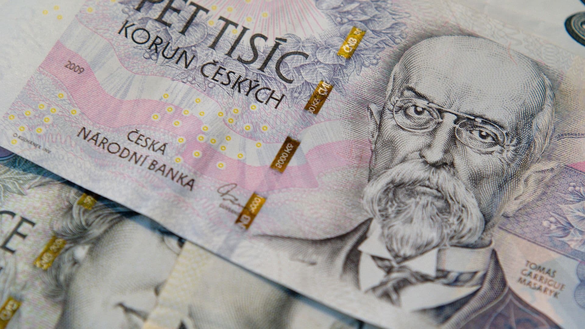 Prague Scams to Avoid — Straight Talk from a Local Guide