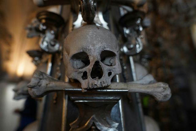 kutna-hora-sedlec-ossuary-bone-church-day-trip