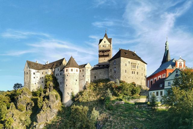 loket-castle-ohre-river-bend-near-karlovy-vary