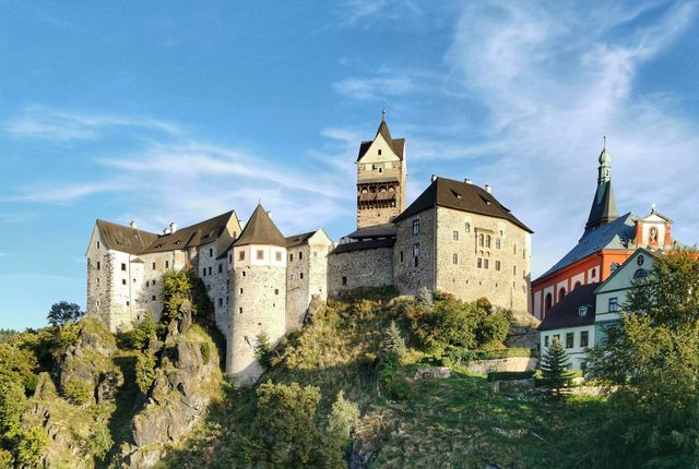 loket-castle-ohre-river-bend-near-karlovy-vary