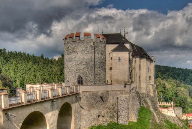 zamok-cheski-shternberk-ekskursiya-iz-pragi