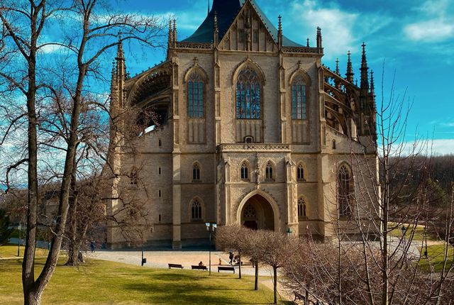 kutna-gora-kostnitsa-ekskursiya-iz-pragi-3